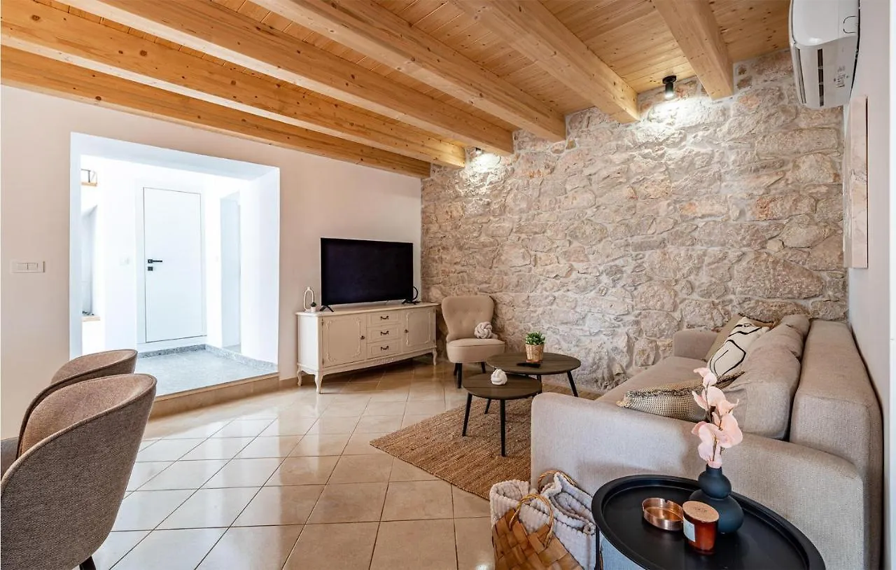 Lovely Home In Lukoran With Wifi Croatia
